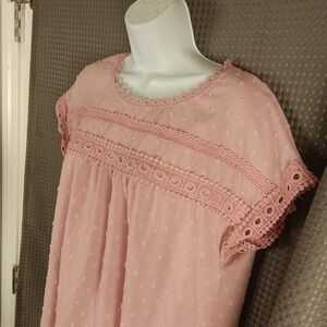 UVN Women's Pink Textured Lace Trim Short Sleeve Button Front Blouse S Boho‎